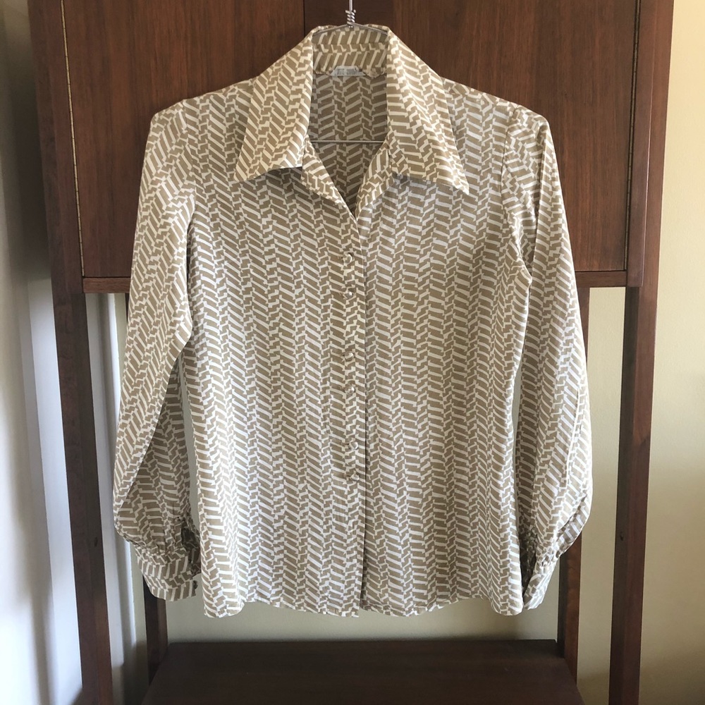 SOLD • mod print 70s button up blouse